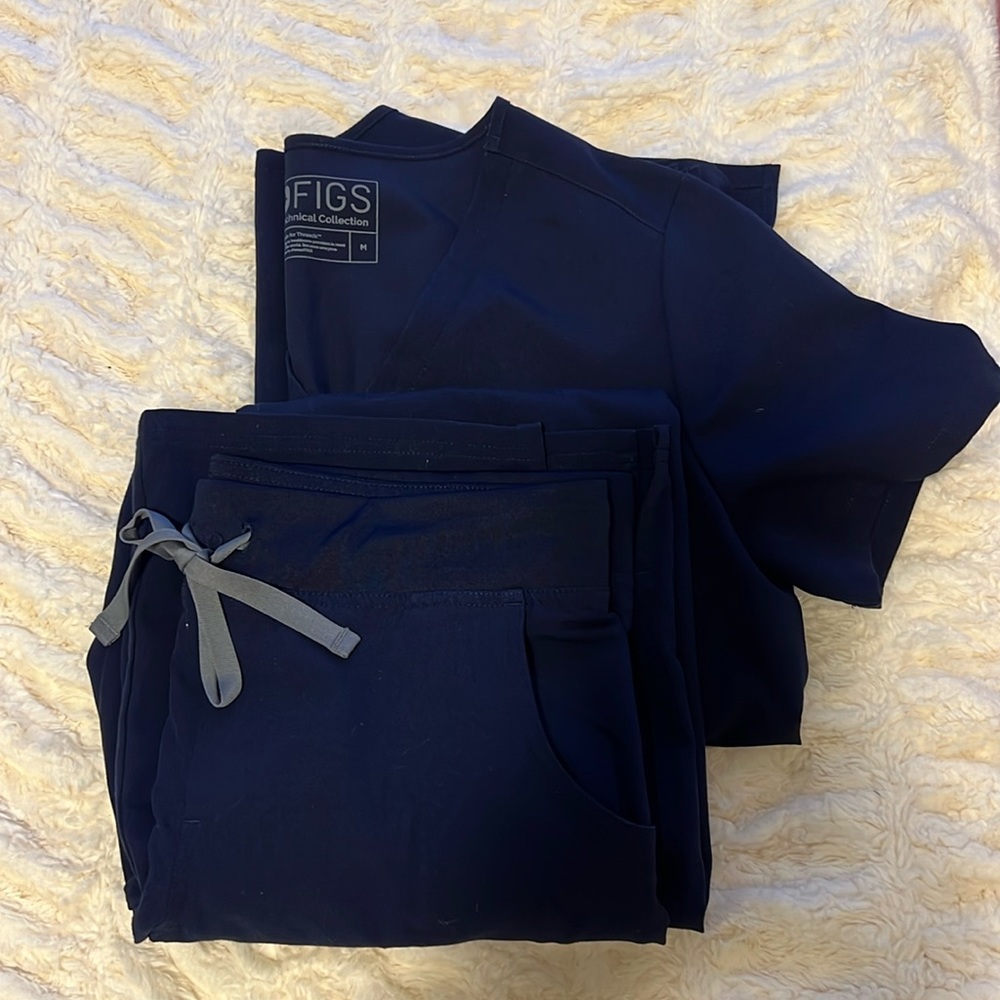 Figs women’s navy blue scrub set